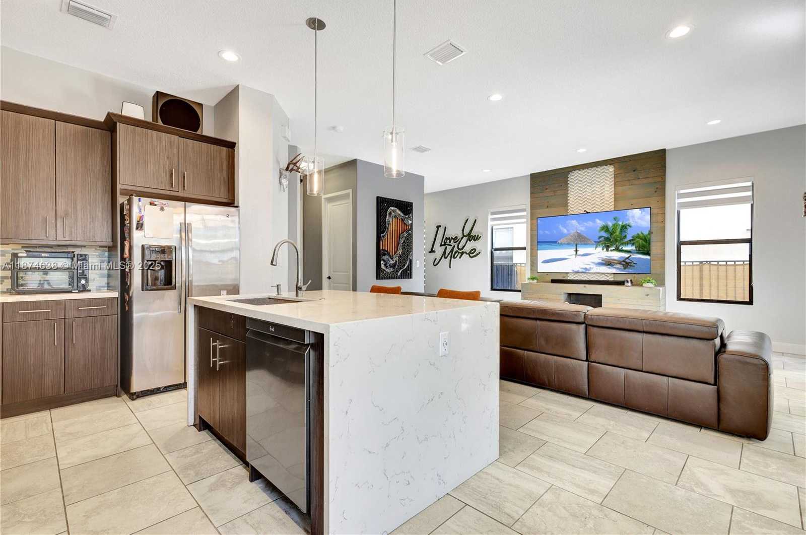 Small Image of 3298 WEST 96TH PL, Hialeah Number 13