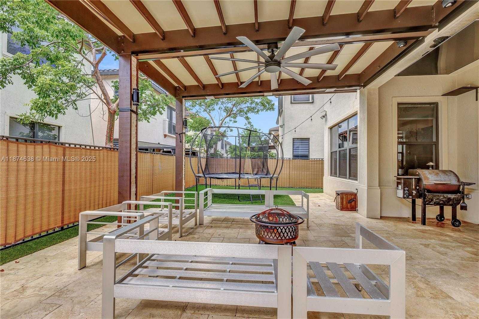 Small Image of 3298 WEST 96TH PL, Hialeah Number 17