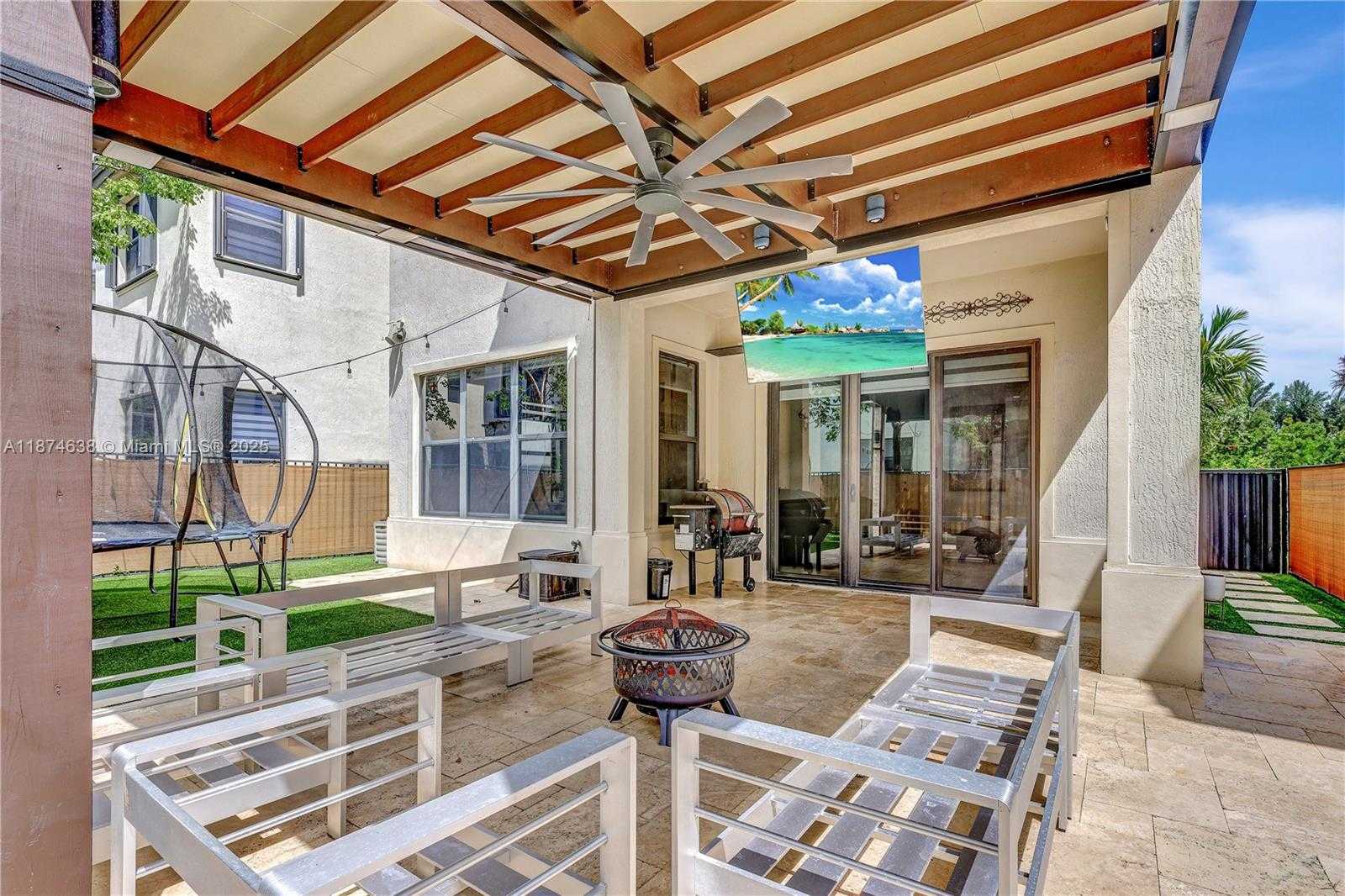 Small Image of 3298 WEST 96TH PL, Hialeah Number 18