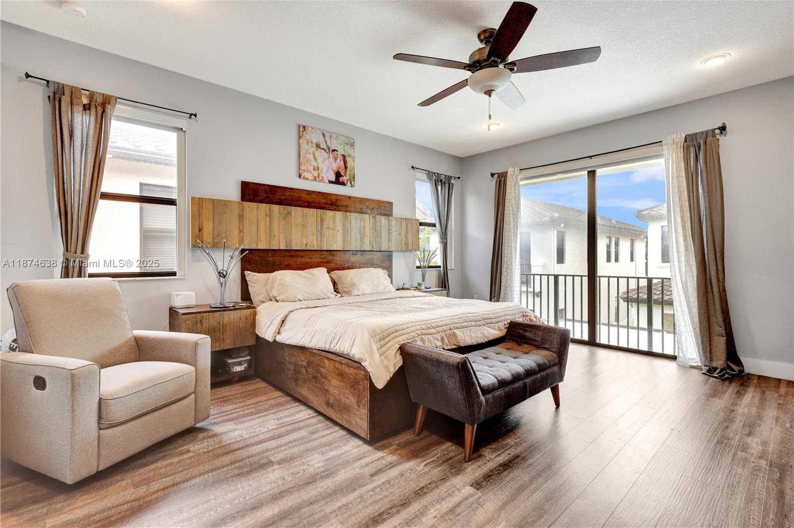Small Image of 3298 WEST 96TH PL, Hialeah Number 24