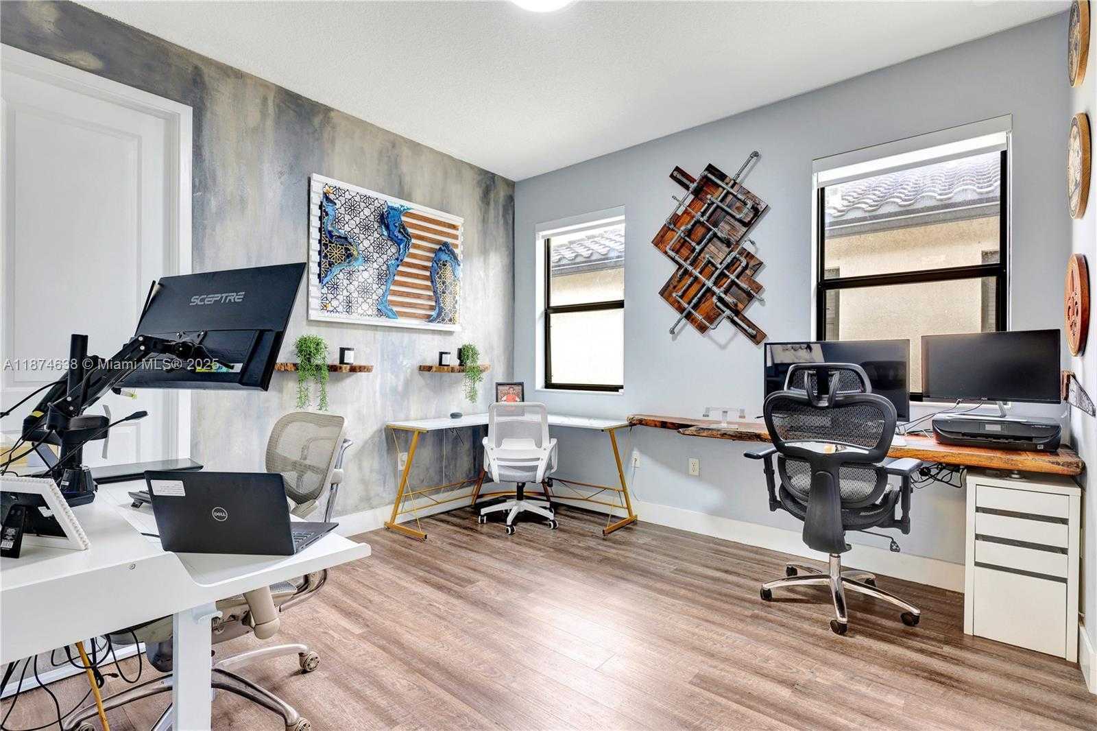 Small Image of 3298 WEST 96TH PL, Hialeah Number 31
