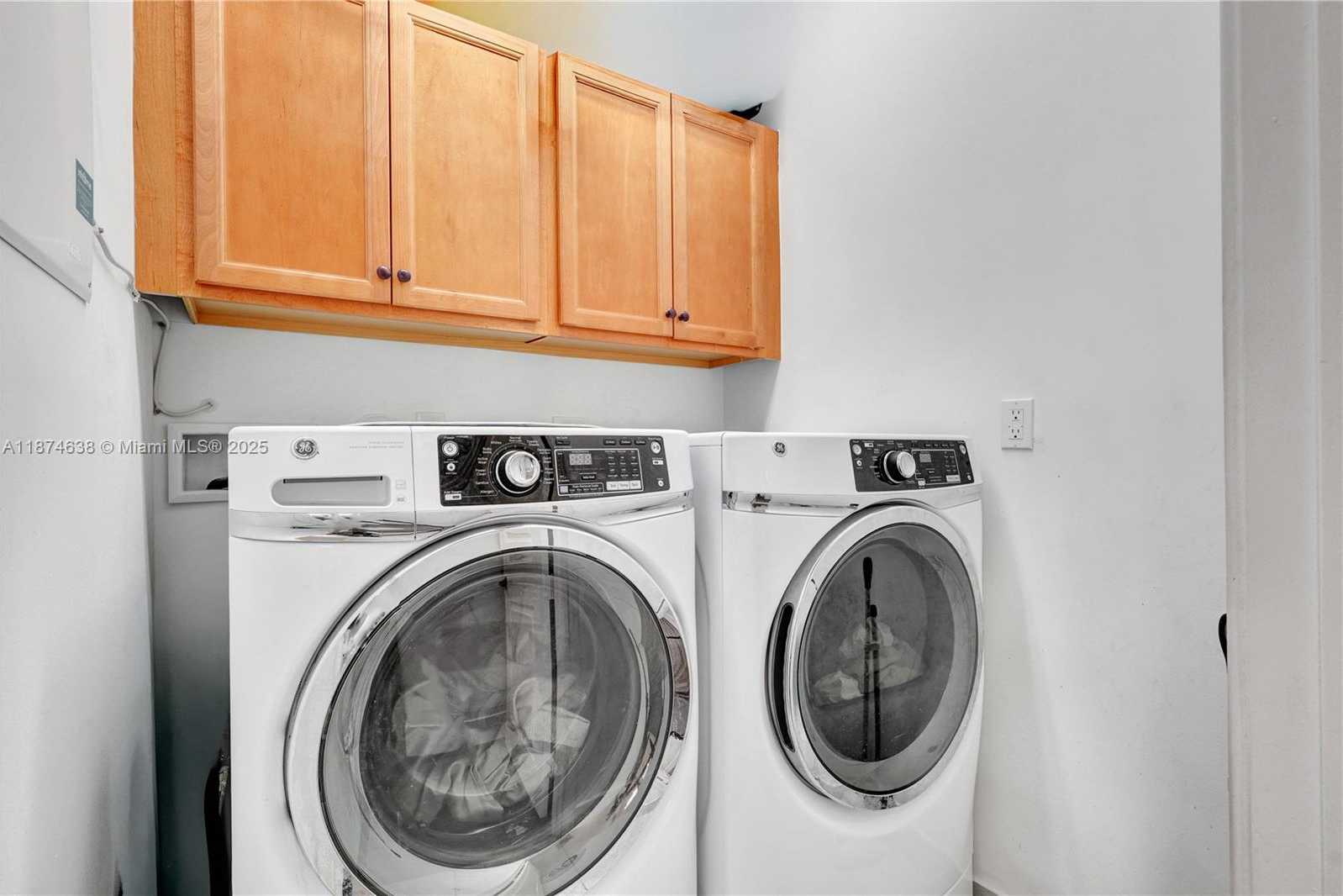 Small Image of 3298 WEST 96TH PL, Hialeah Number 33