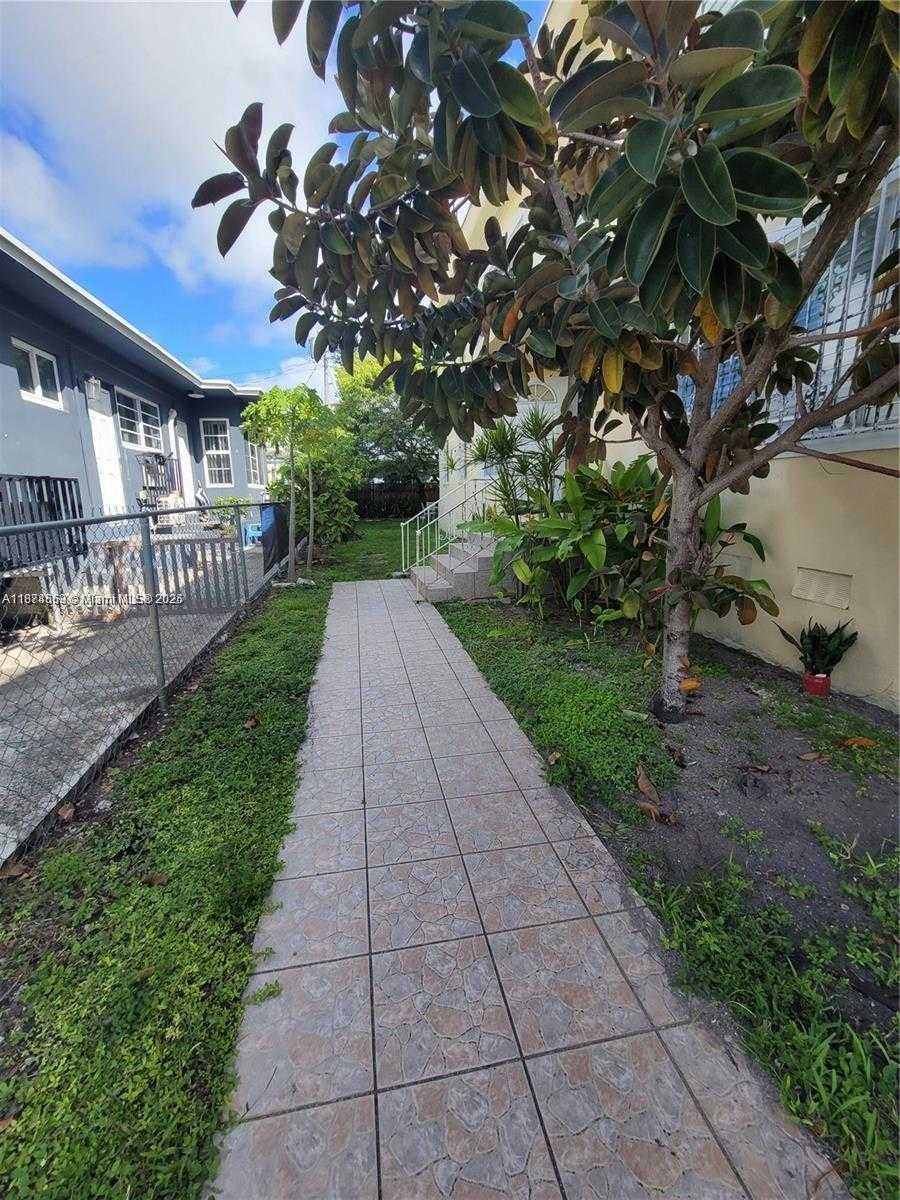 Small Image of 895 80TH ST #C, Miami Beach Number 3