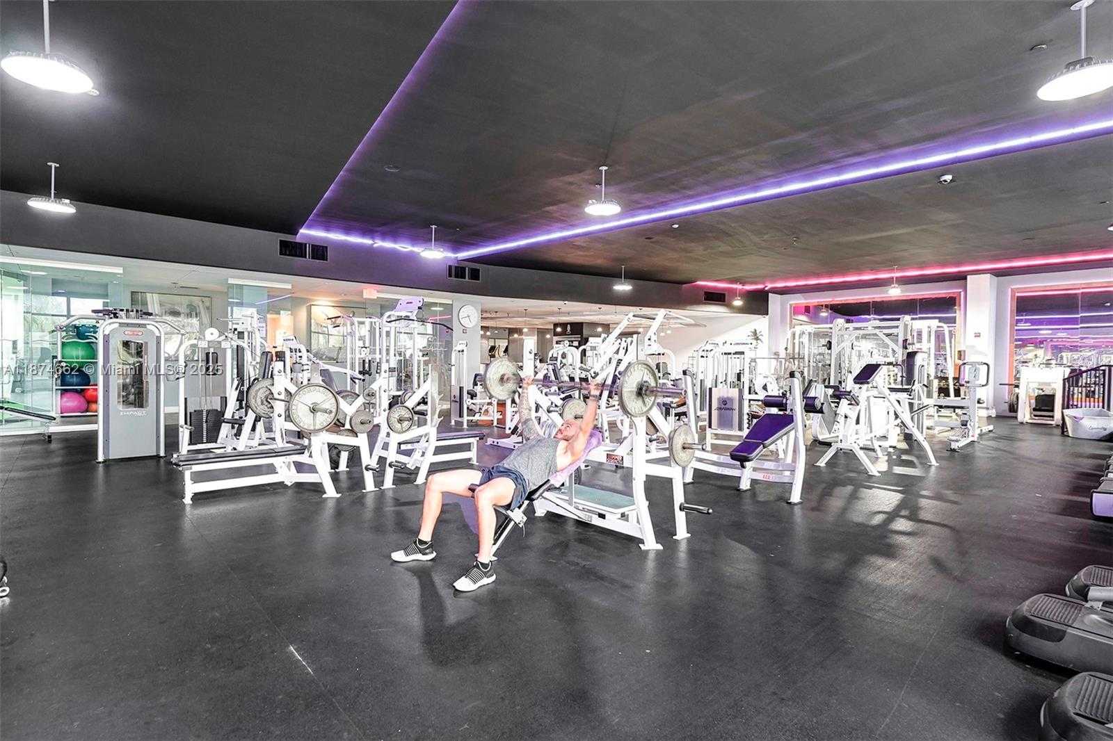 Small Image of 1000 WEST AVE #708, Miami Beach Number 15