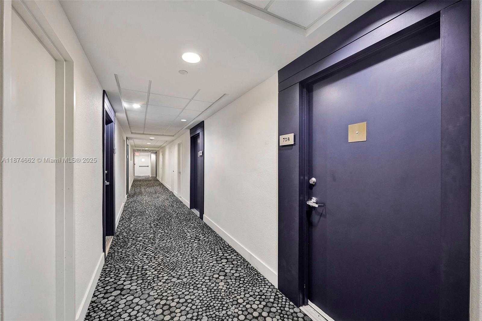 Small Image of 1000 WEST AVE #708, Miami Beach Number 18