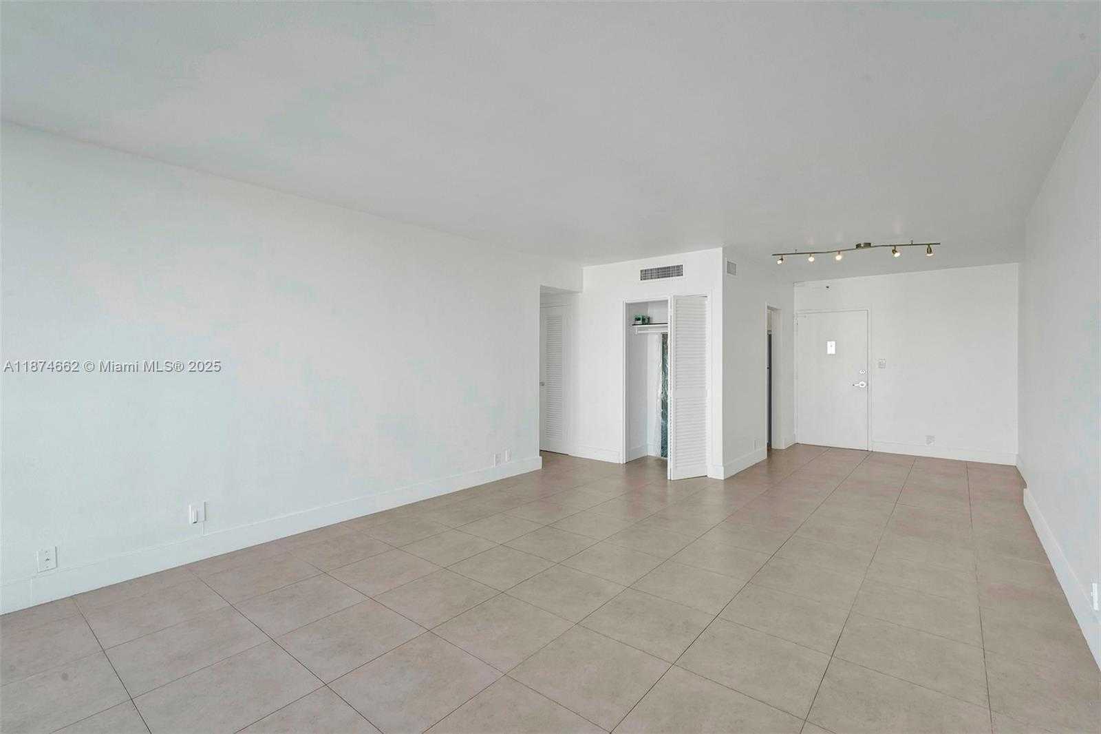 Small Image of 1000 WEST AVE #708, Miami Beach Number 4