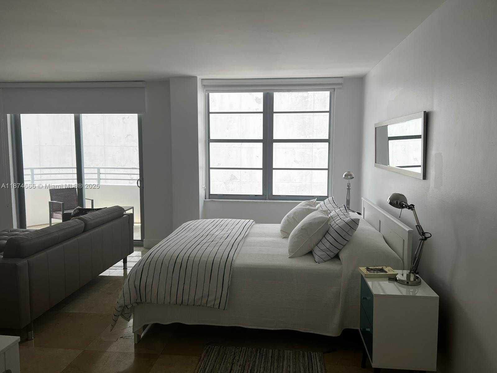 Small Image of 5555 COLLINS AVE #5P, Miami Beach Number 15