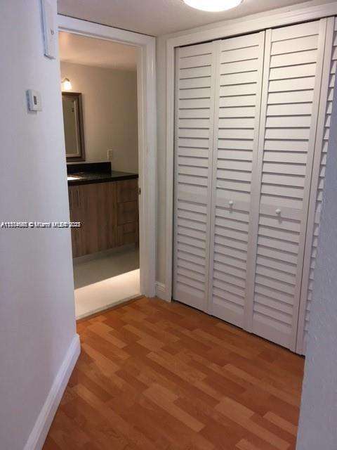 Small Image of 8205 LAKE DR #204, Doral Number 9