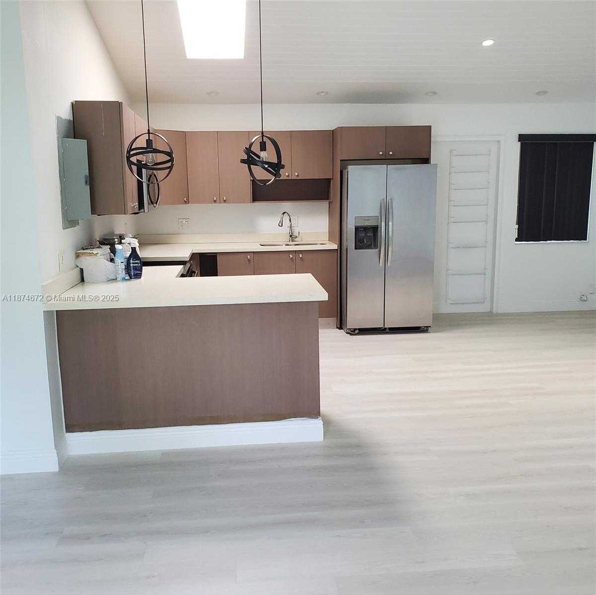 Small Image of 326 NORTH EAST 118TH ST #1, Miami Number 5