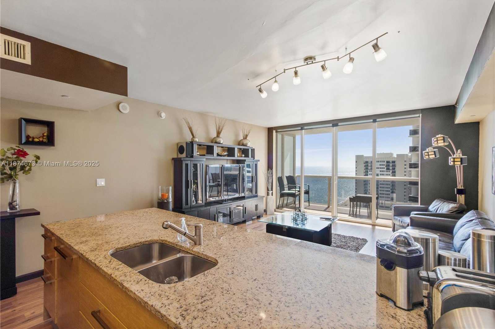 Small Image of 1830 SOUTH OCEAN DR #2105, Hallandale Beach Number 4