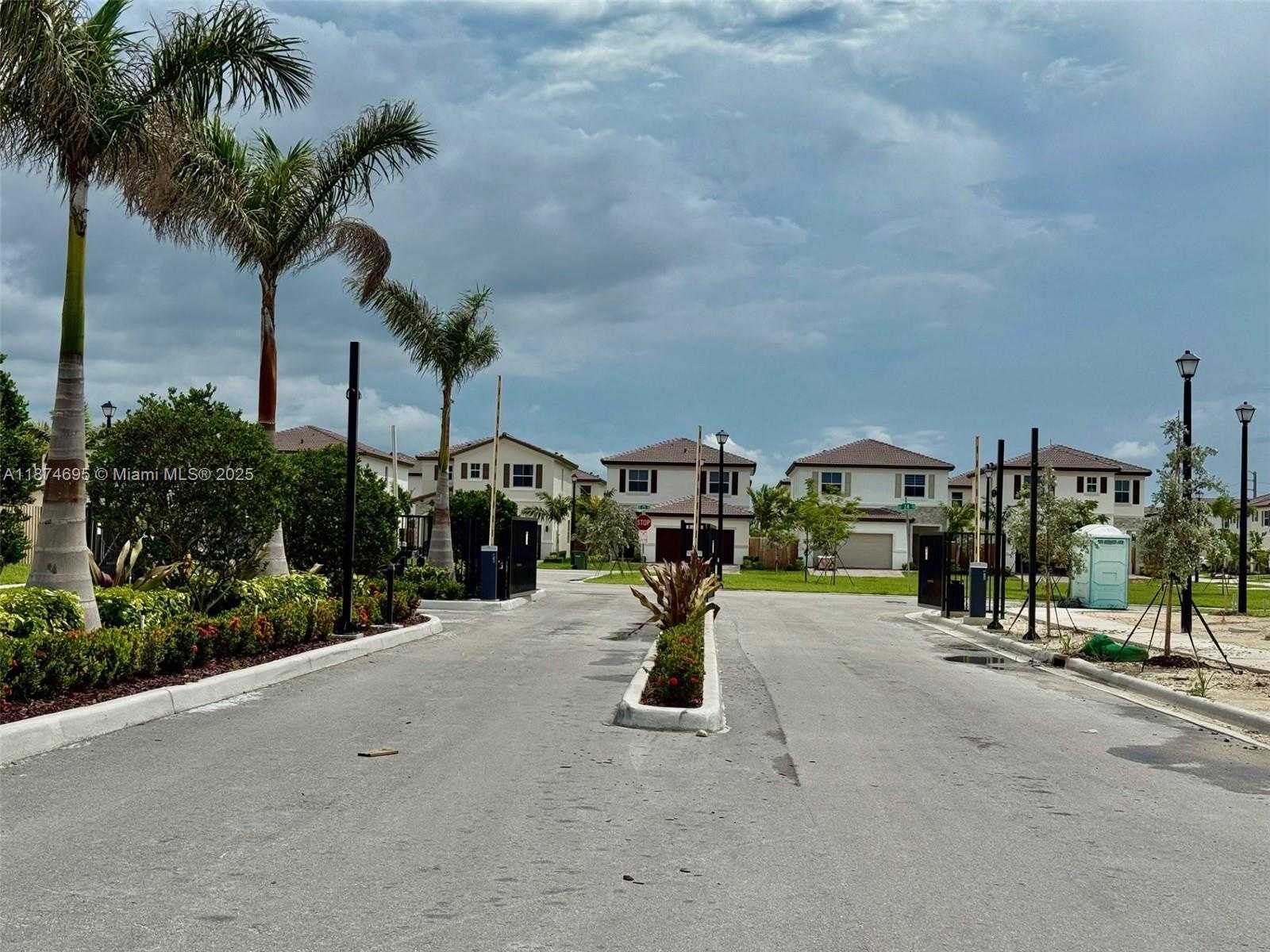 Small Image of 2600 SOUTH EAST 25TH CT, Homestead Number 15