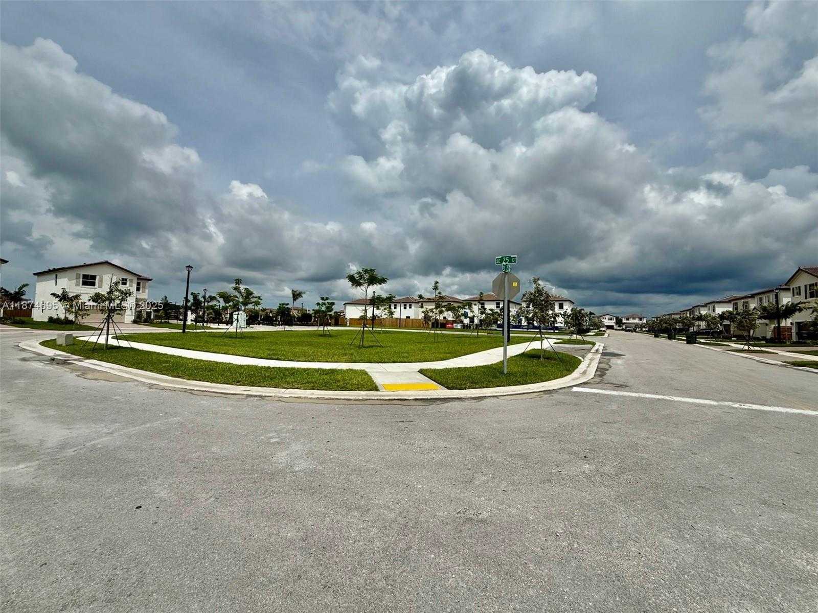 Small Image of 2600 SOUTH EAST 25TH CT, Homestead Number 17