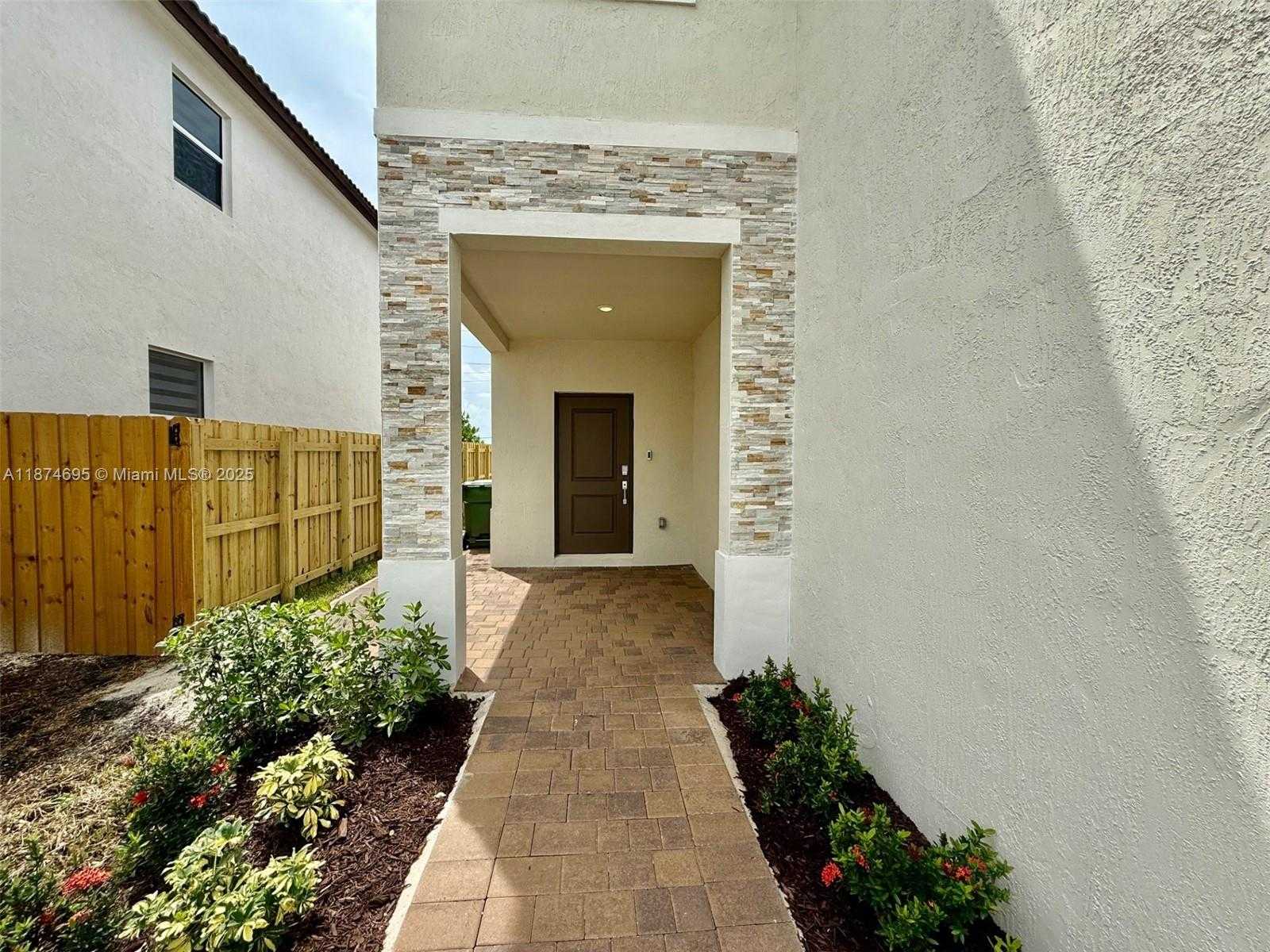 Small Image of 2600 SOUTH EAST 25TH CT, Homestead Number 20
