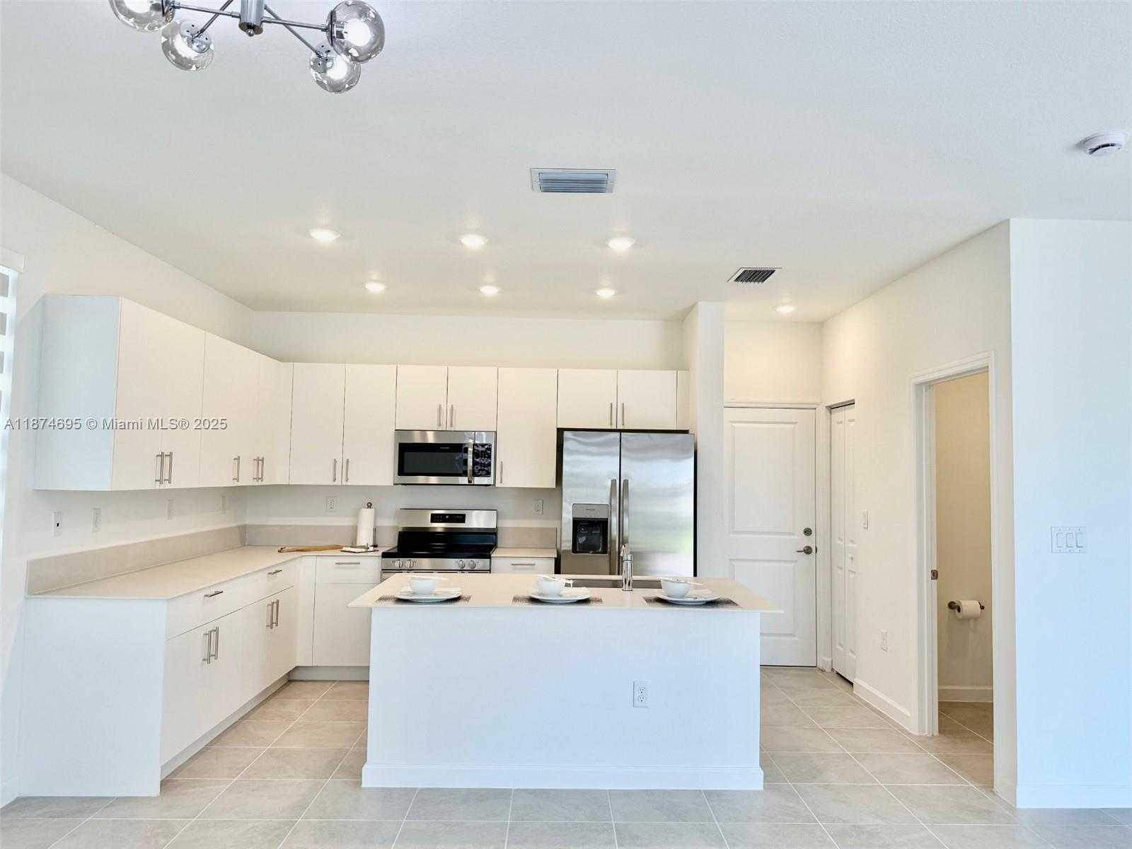 Small Image of 2600 SOUTH EAST 25TH CT, Homestead Number 25