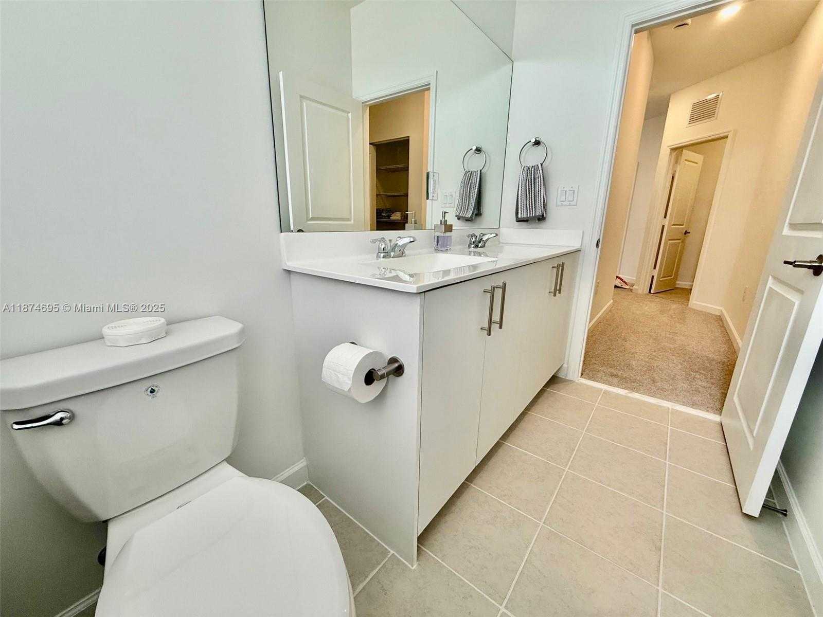 Small Image of 2600 SOUTH EAST 25TH CT, Homestead Number 43