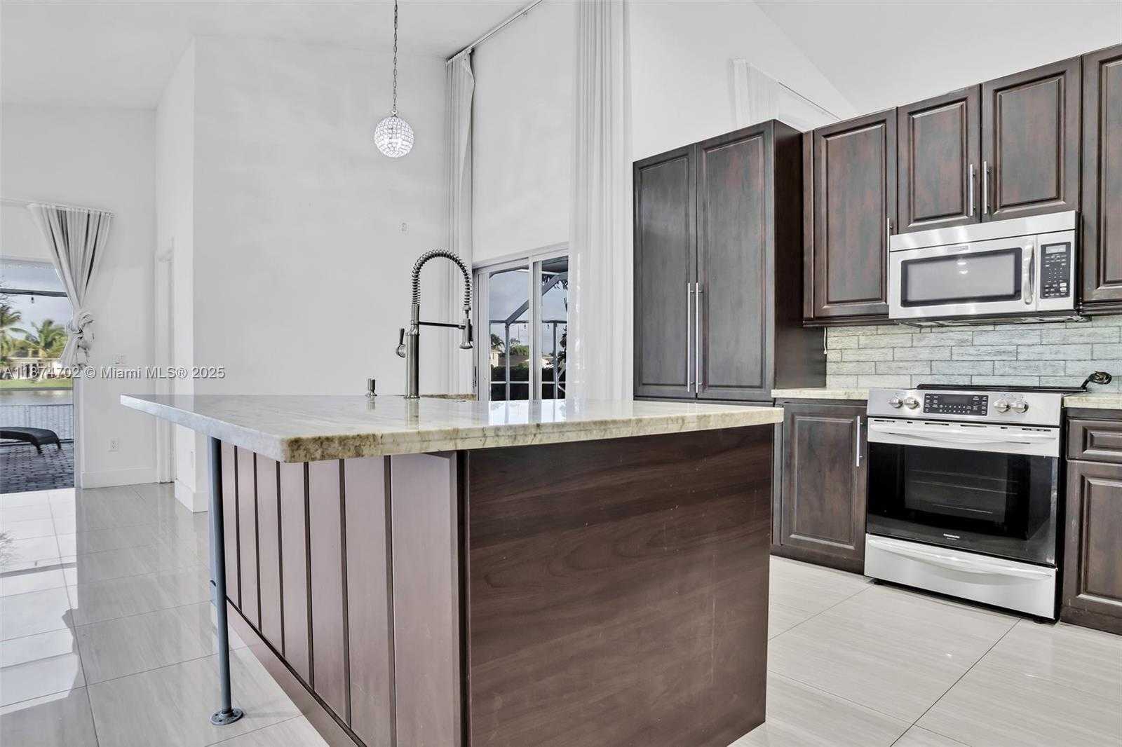 Small Image of 1553 SOUTH WEST 189TH AVE, Pembroke Pines Number 12