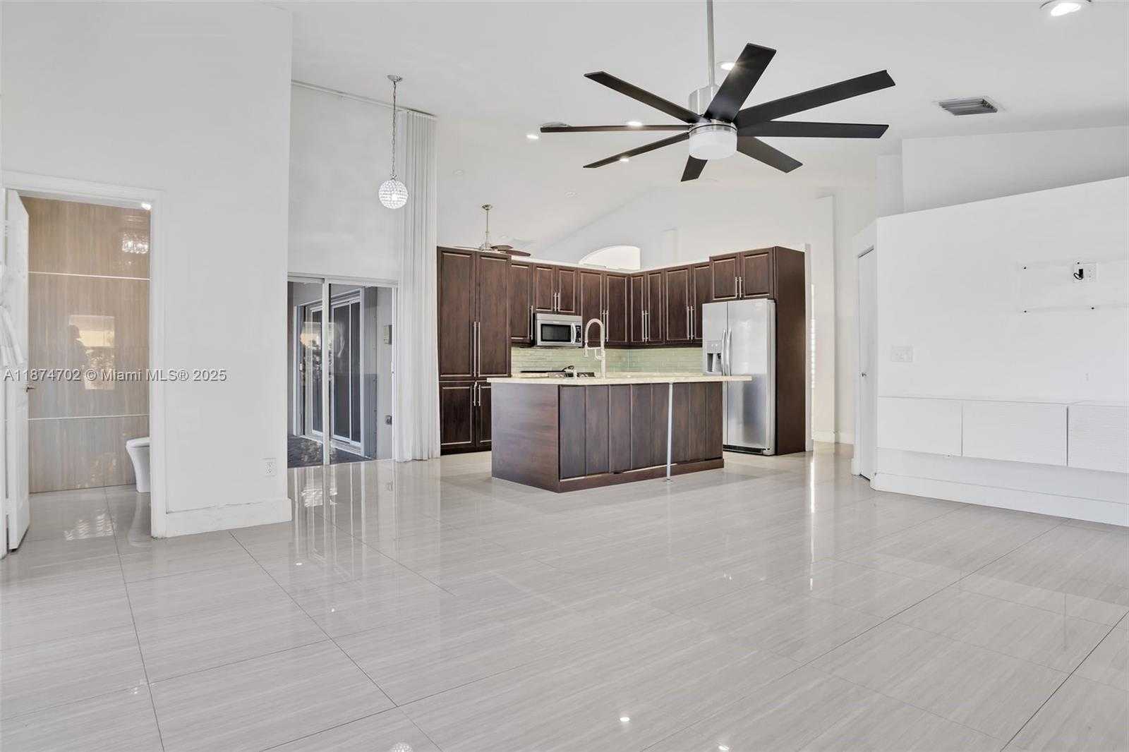 Small Image of 1553 SOUTH WEST 189TH AVE, Pembroke Pines Number 14