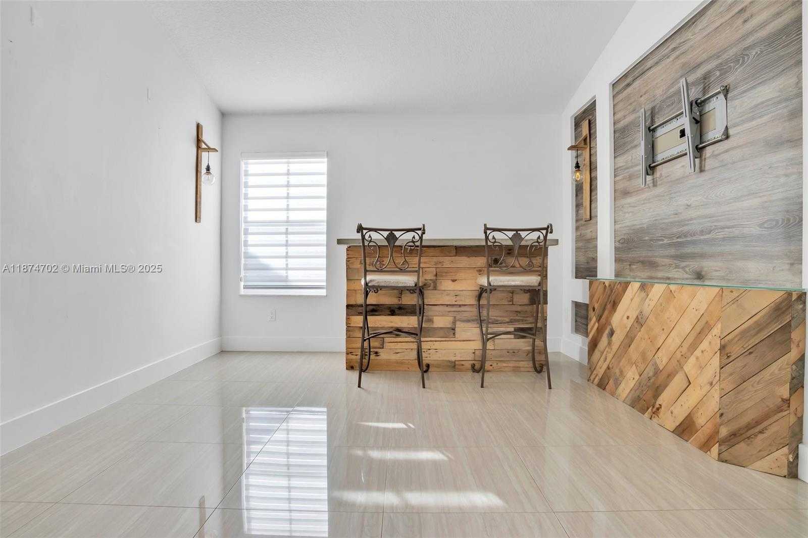 Small Image of 1553 SOUTH WEST 189TH AVE, Pembroke Pines Number 17