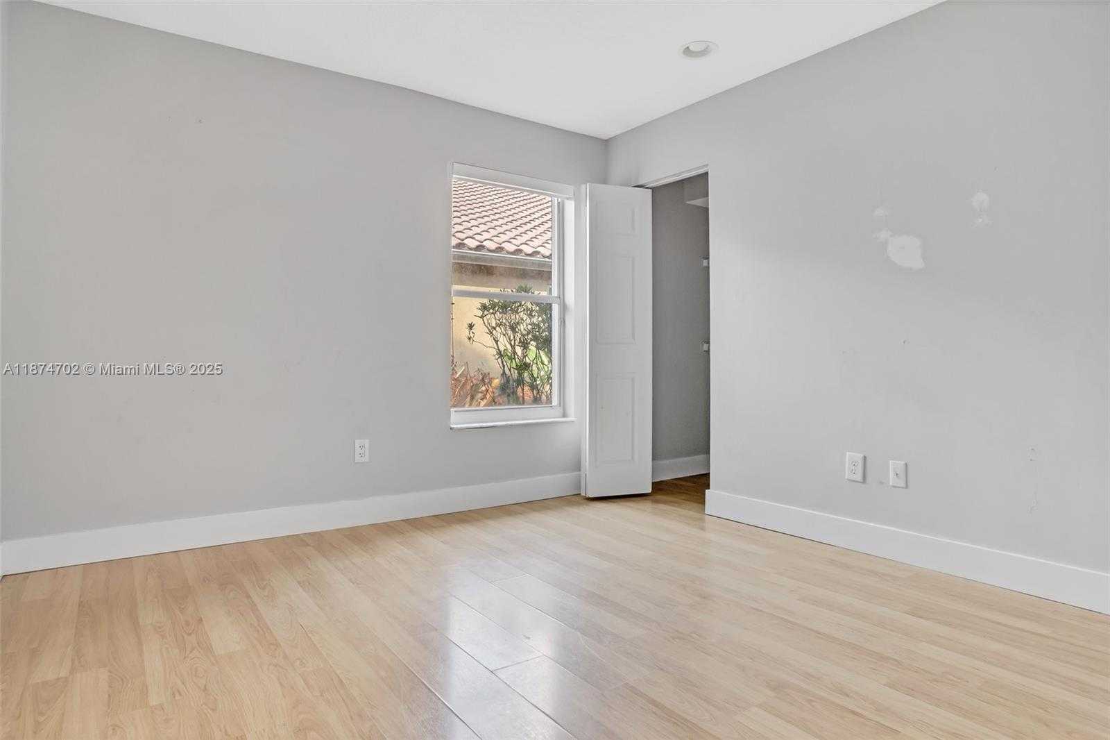 Small Image of 1553 SOUTH WEST 189TH AVE, Pembroke Pines Number 20