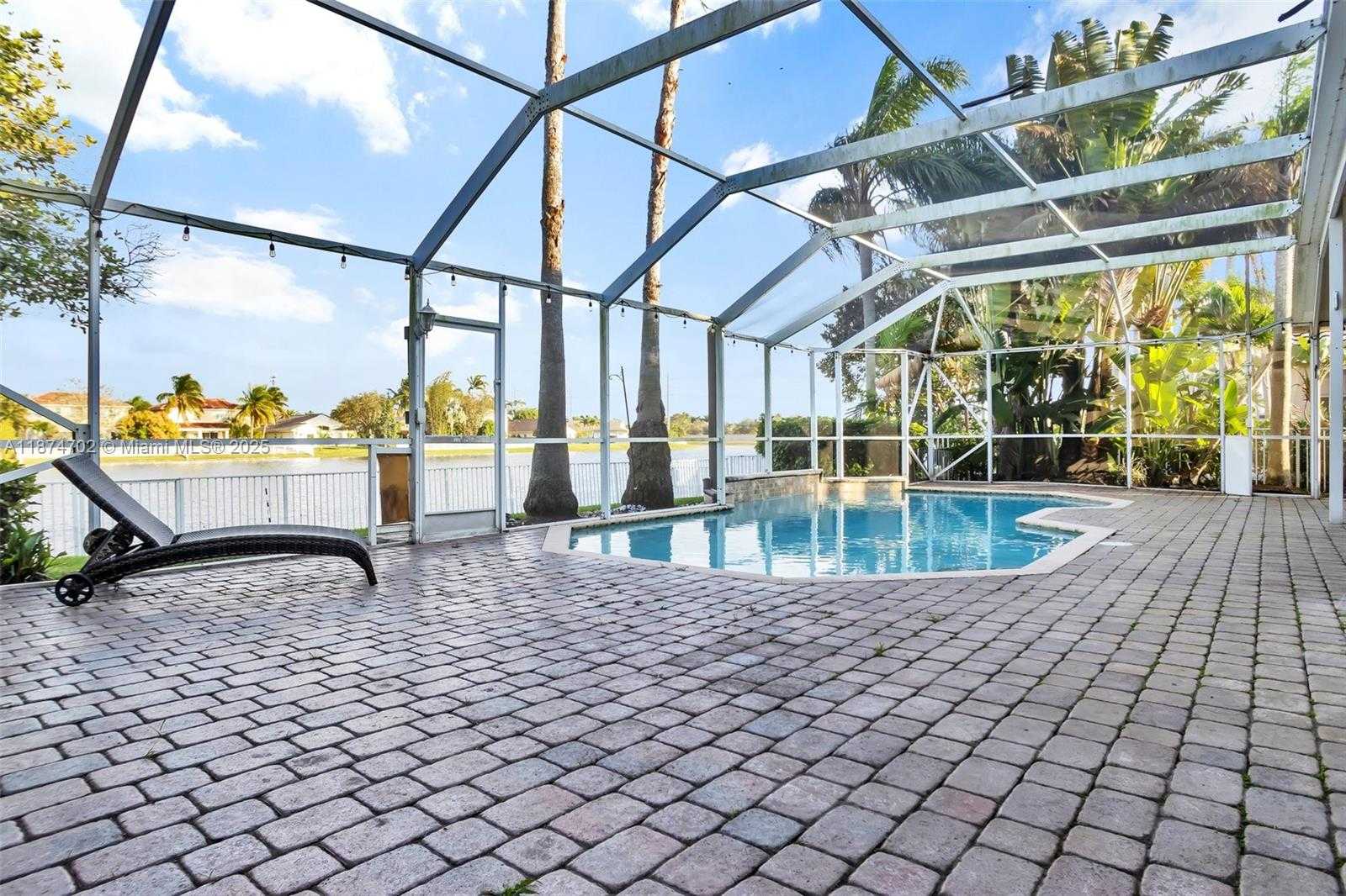 Small Image of 1553 SOUTH WEST 189TH AVE, Pembroke Pines Number 25