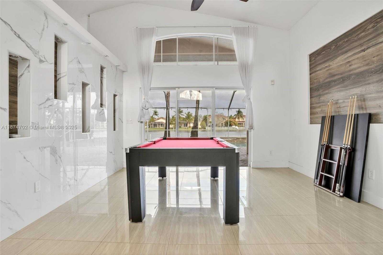 Small Image of 1553 SOUTH WEST 189TH AVE, Pembroke Pines Number 4