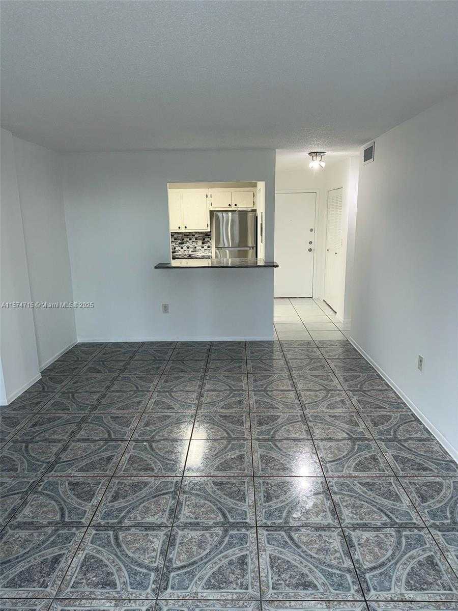 Small Image of 16950 WEST DIXIE HWY A-524 HWY #524, North Miami Beach Number 6