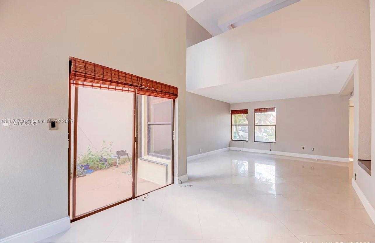 Small Image of 9953 SOUTH WEST 147TH CT, Miami Number 11