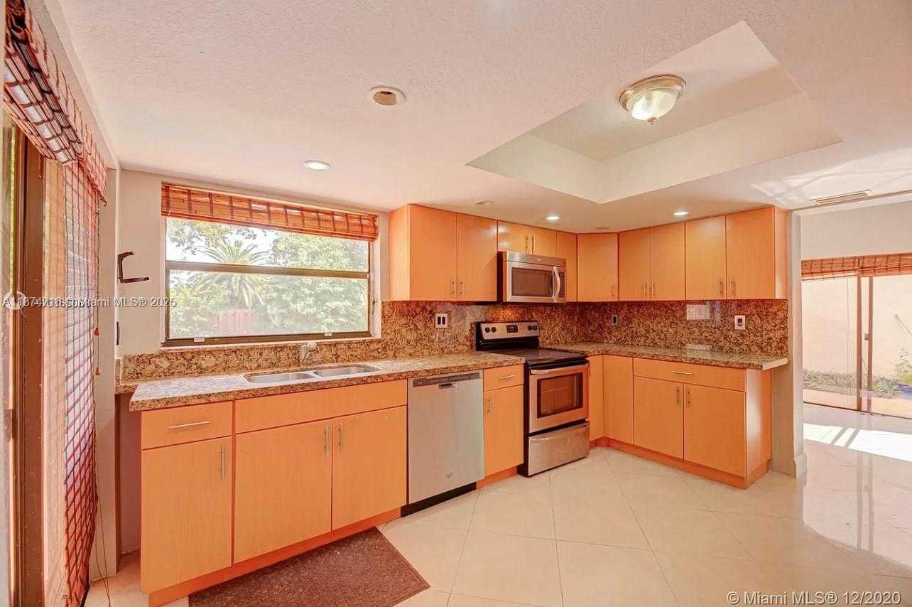 Small Image of 9953 SOUTH WEST 147TH CT, Miami Number 12