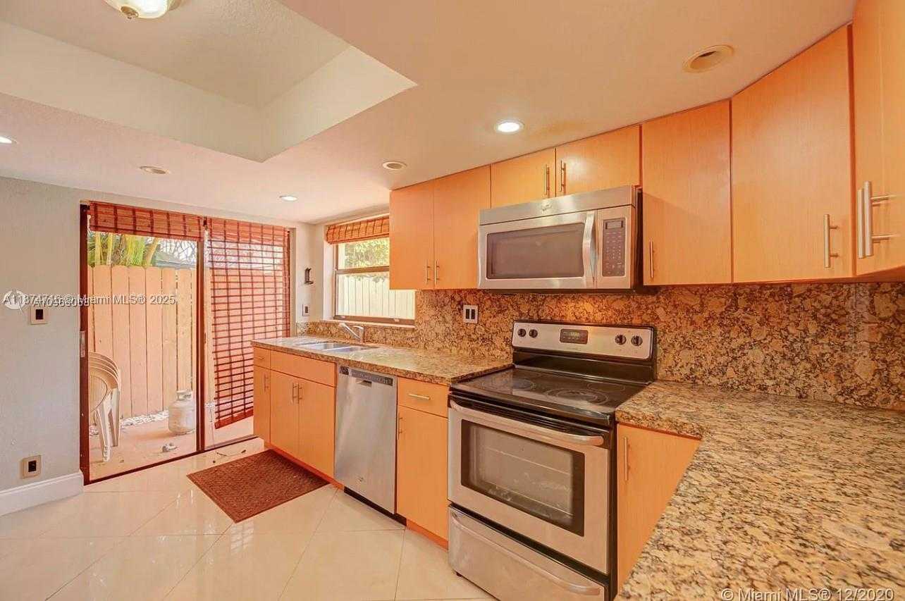 Small Image of 9953 SOUTH WEST 147TH CT, Miami Number 13