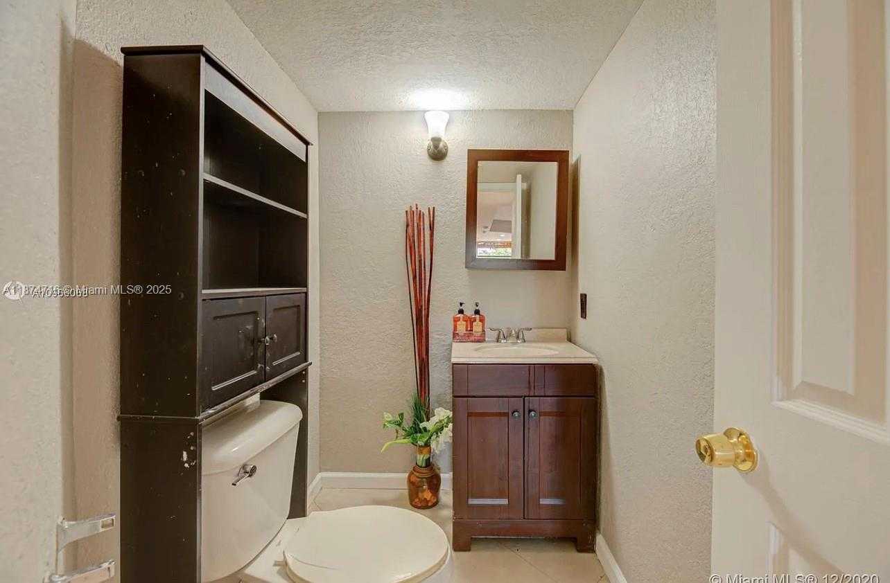 Small Image of 9953 SOUTH WEST 147TH CT, Miami Number 15