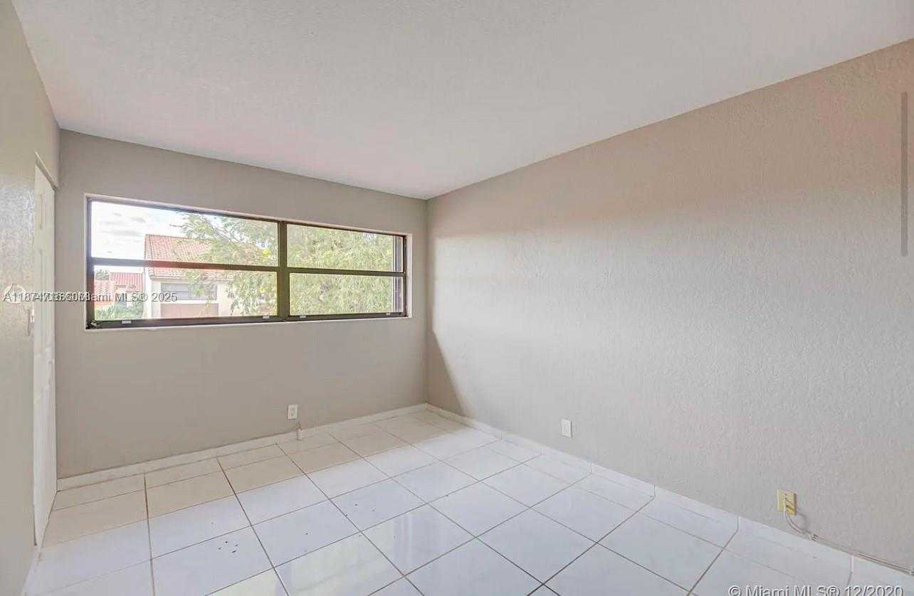 Small Image of 9953 SOUTH WEST 147TH CT, Miami Number 19