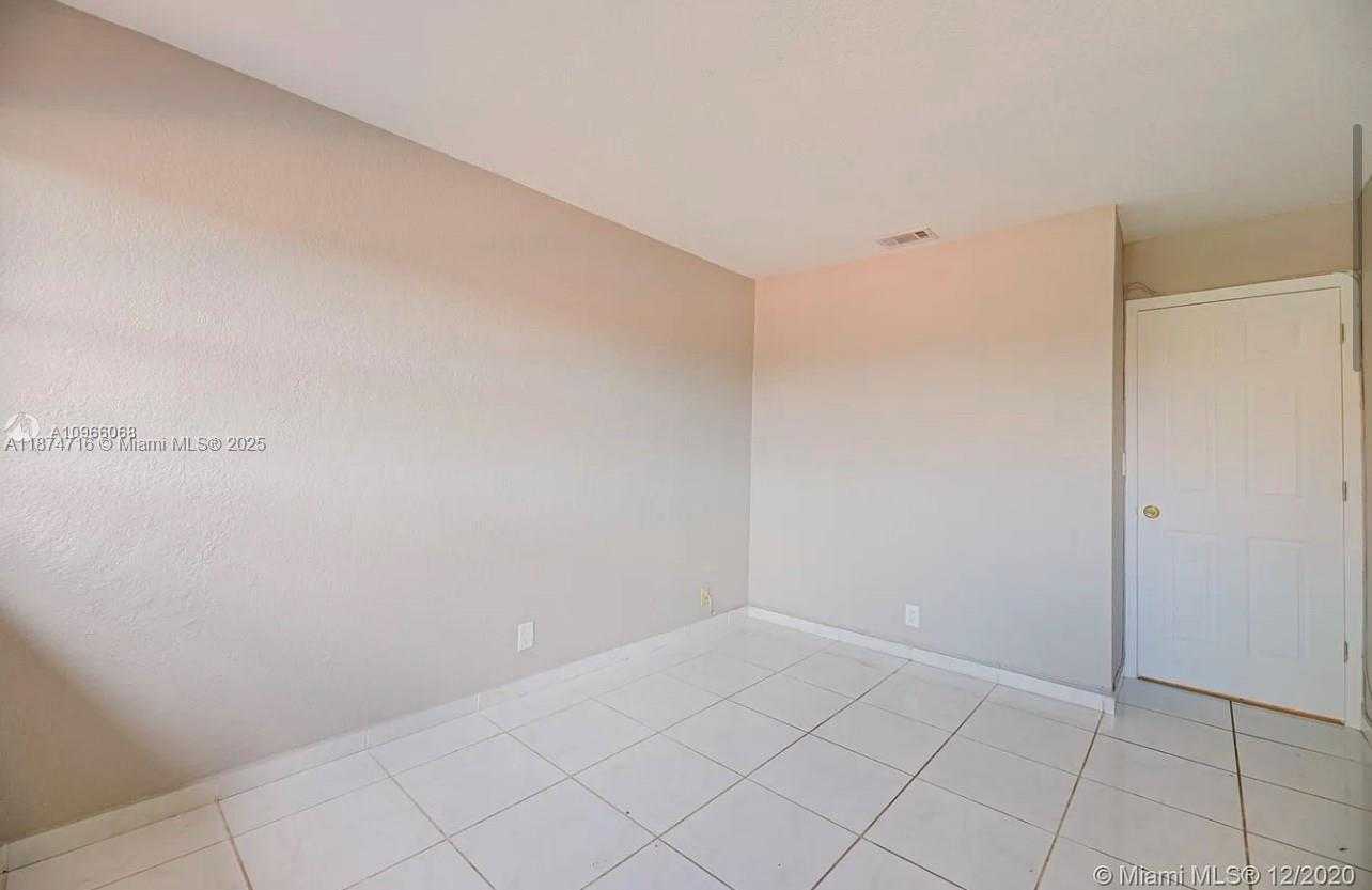 Small Image of 9953 SOUTH WEST 147TH CT, Miami Number 20