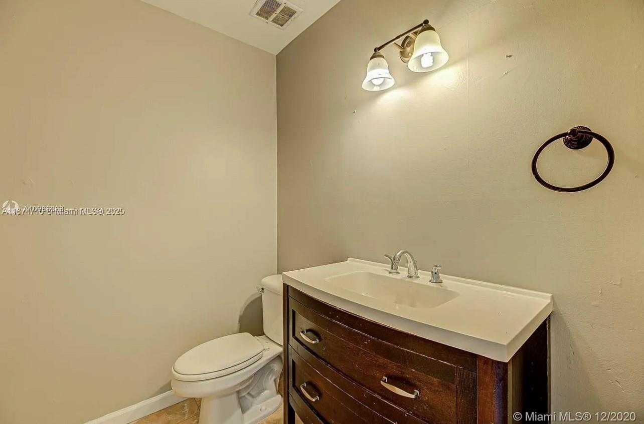 Small Image of 9953 SOUTH WEST 147TH CT, Miami Number 21