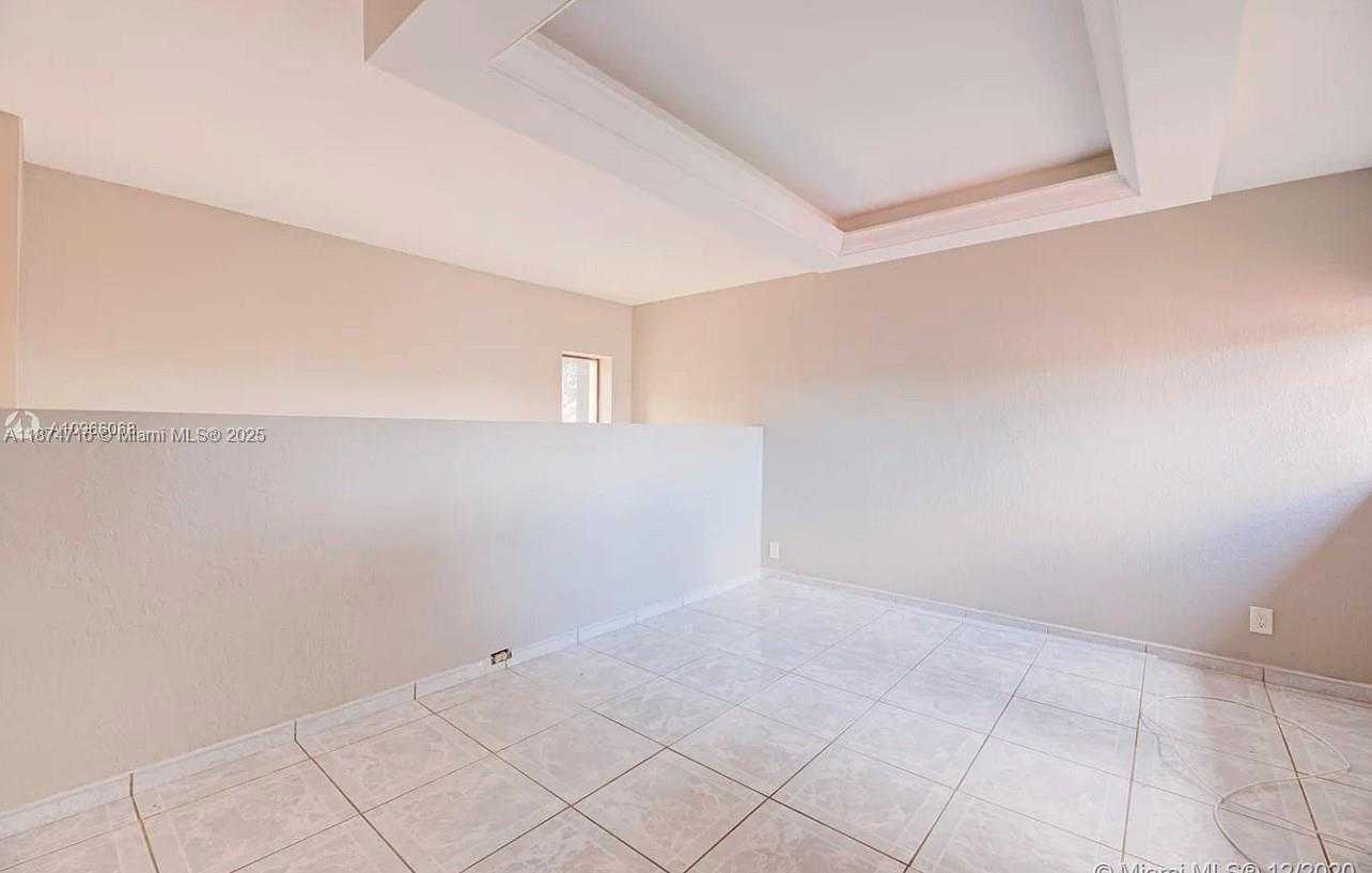 Small Image of 9953 SOUTH WEST 147TH CT, Miami Number 7