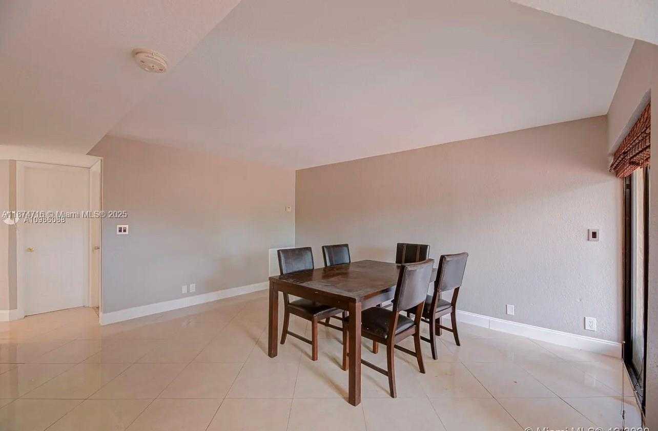 Small Image of 9953 SOUTH WEST 147TH CT, Miami Number 8