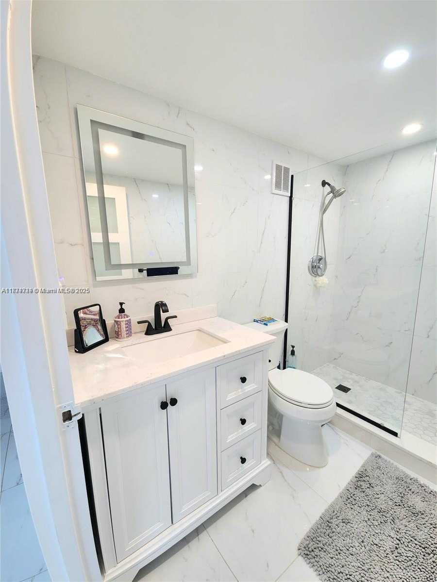 Small Image of 3725 SOUTH OCEAN DR #1410, Hollywood Number 11