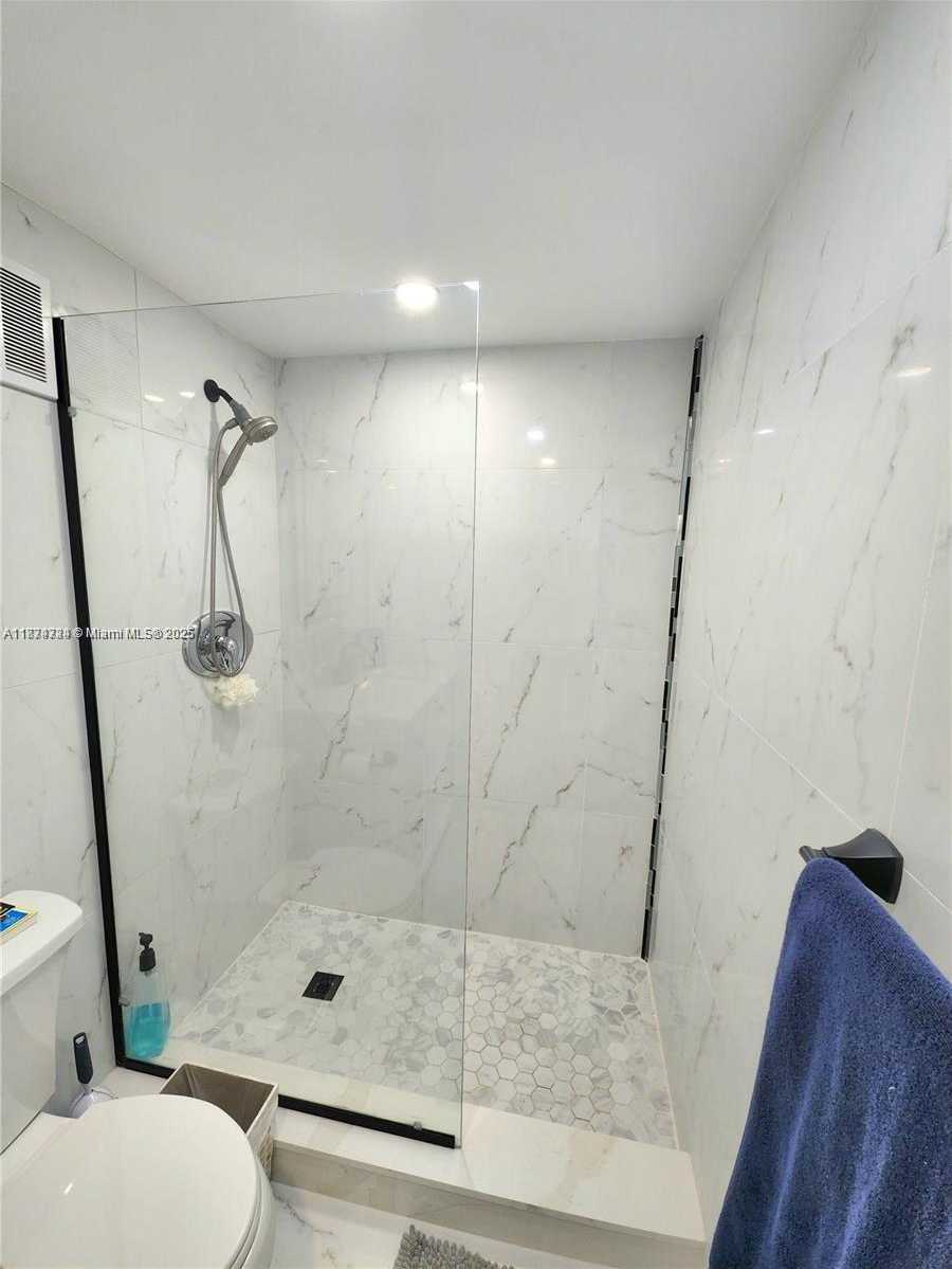 Small Image of 3725 SOUTH OCEAN DR #1410, Hollywood Number 12