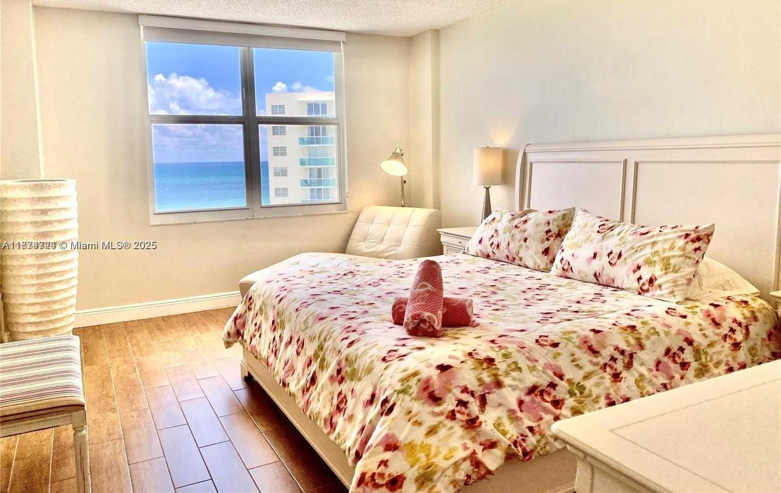 Small Image of 3725 SOUTH OCEAN DR #1410, Hollywood Number 9