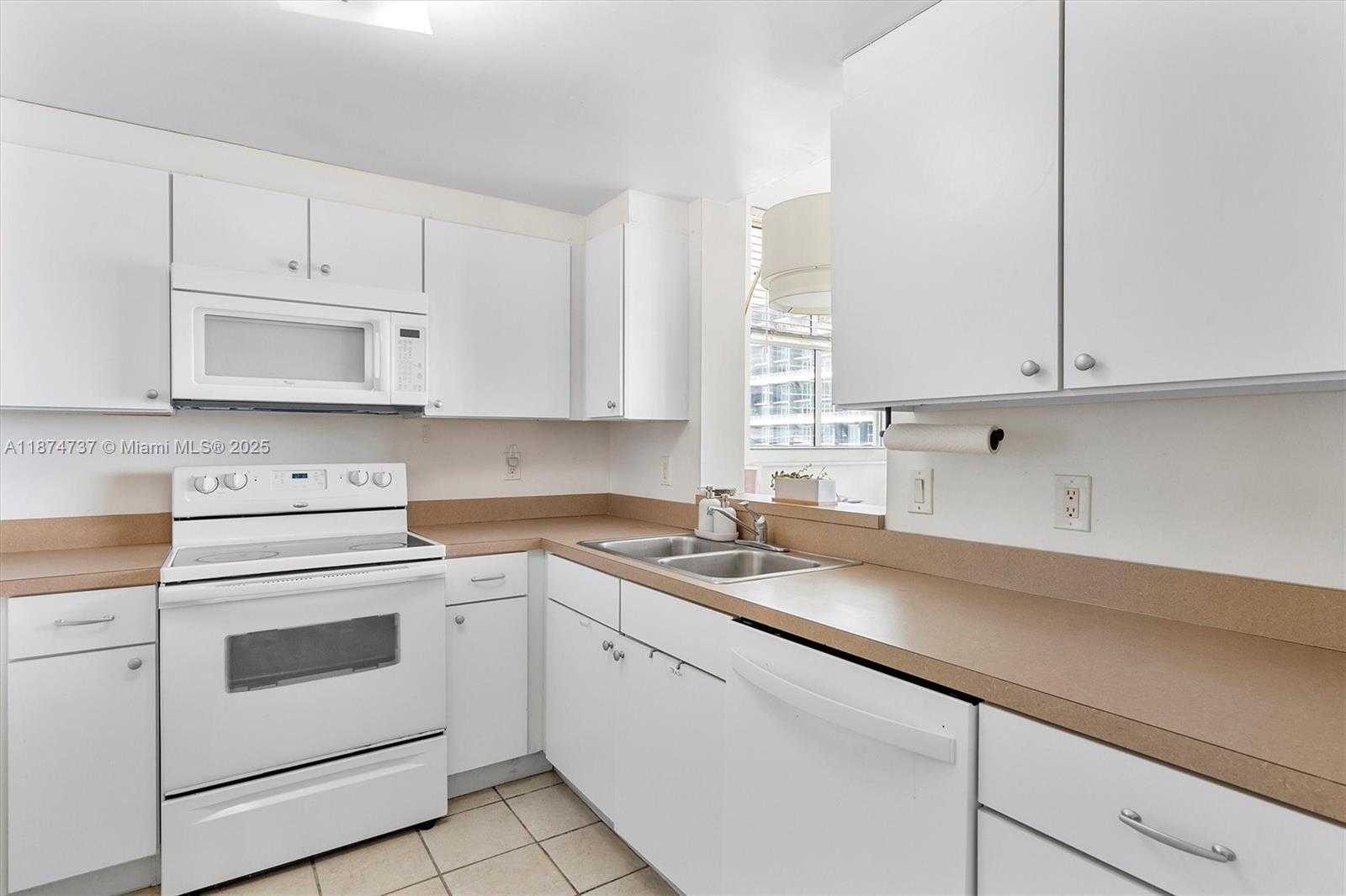 Small Image of 1250 SOUTH MIAMI AVE #3201, Miami Number 14