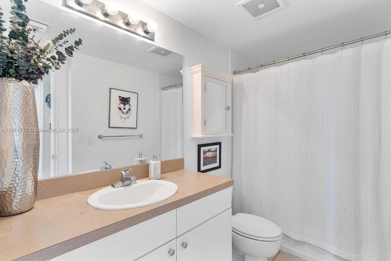 Small Image of 1250 SOUTH MIAMI AVE #3201, Miami Number 17