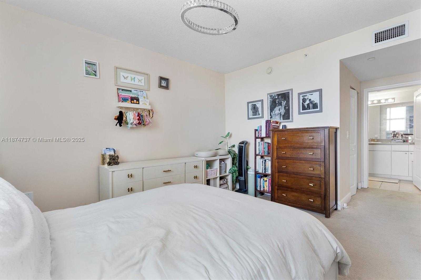 Small Image of 1250 SOUTH MIAMI AVE #3201, Miami Number 24