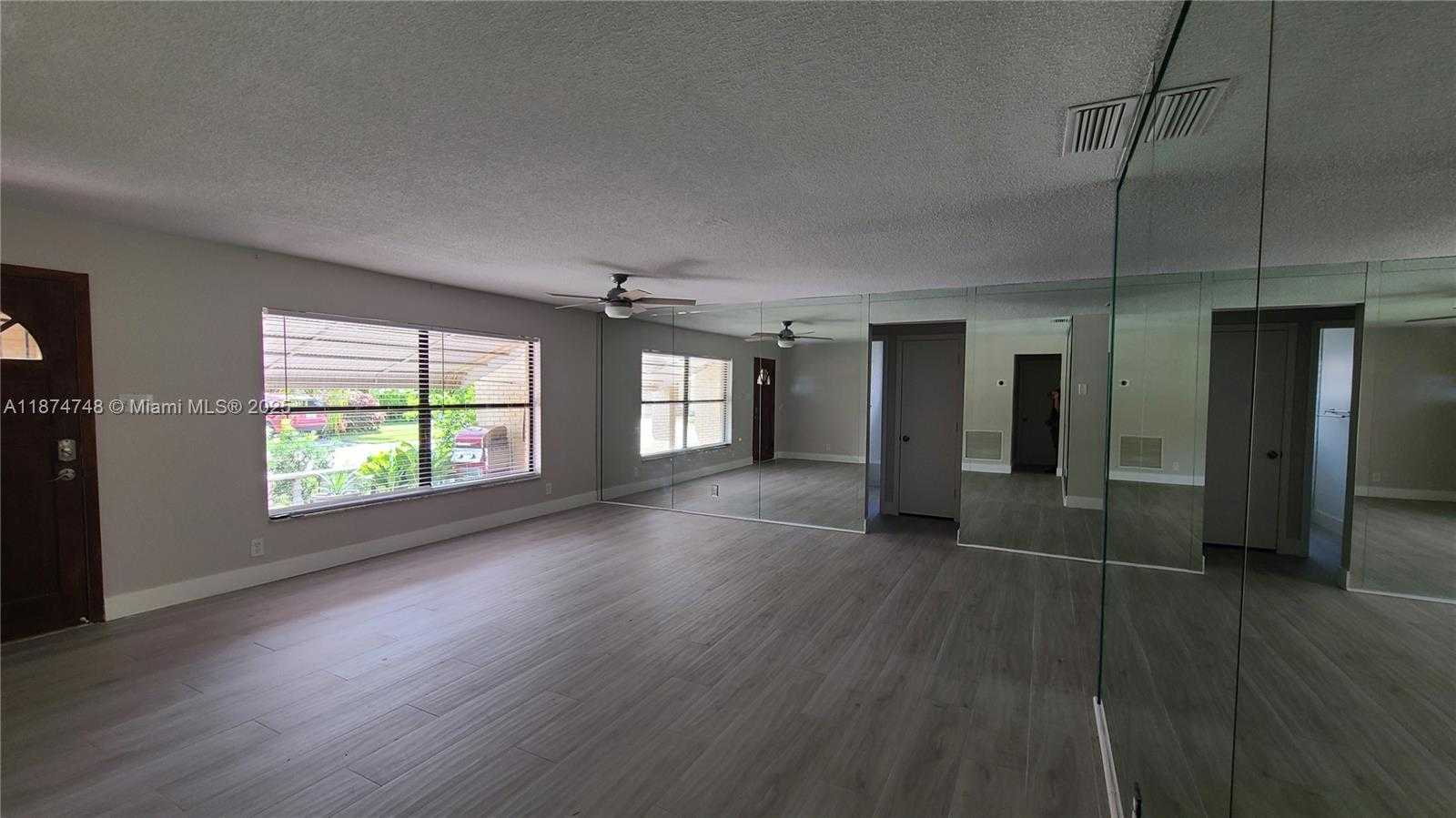 Small Image of 4751 NORTH WEST 12TH DR, Deerfield Beach Number 13