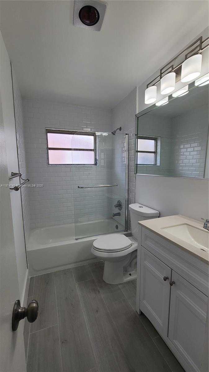Small Image of 4751 NORTH WEST 12TH DR, Deerfield Beach Number 7