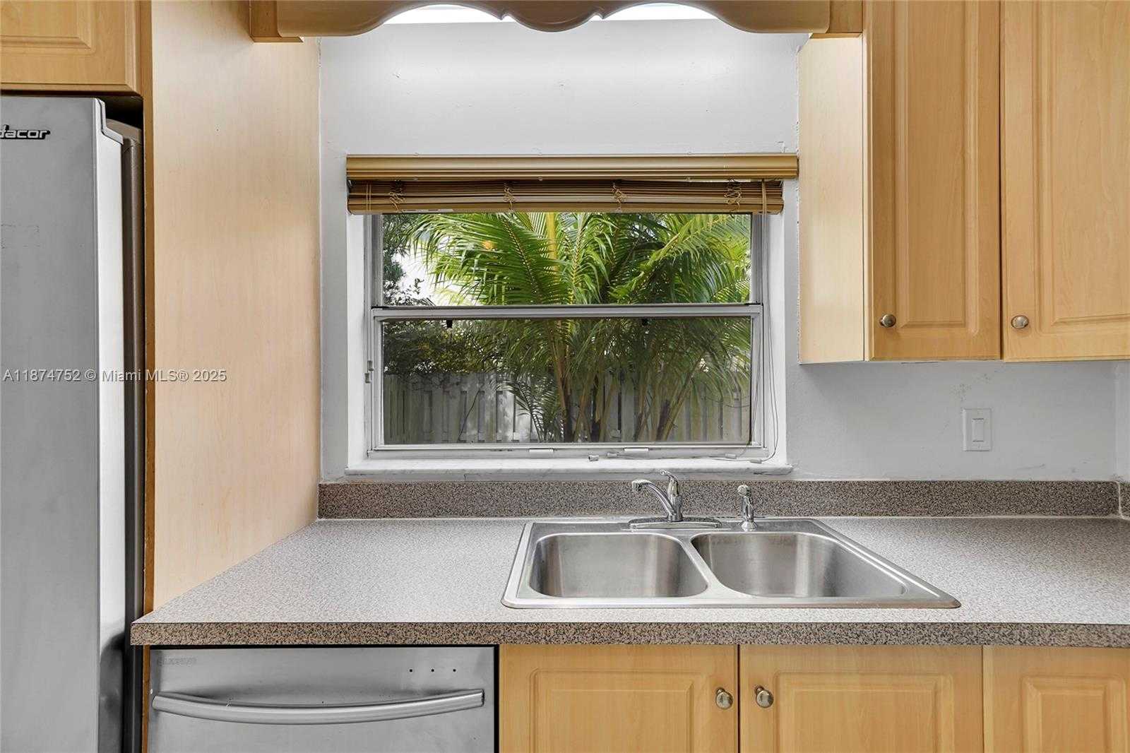 Small Image of 815 NORTH WEST 98TH AVE, Plantation Number 11