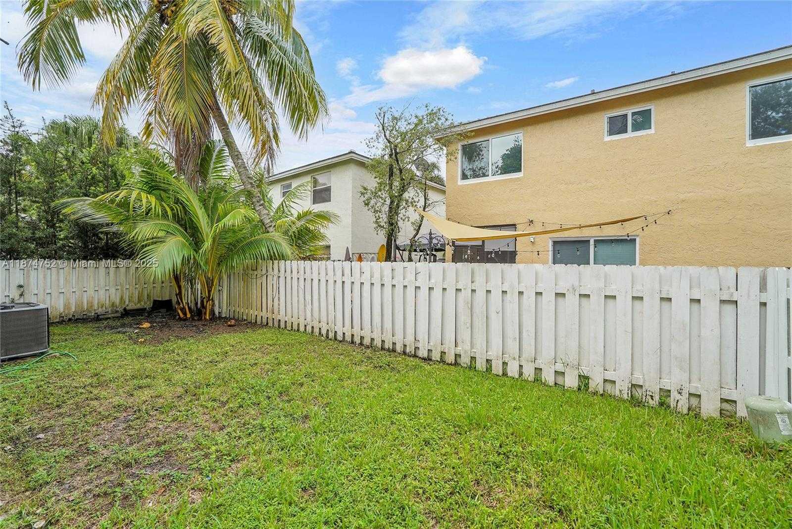Small Image of 815 NORTH WEST 98TH AVE, Plantation Number 38