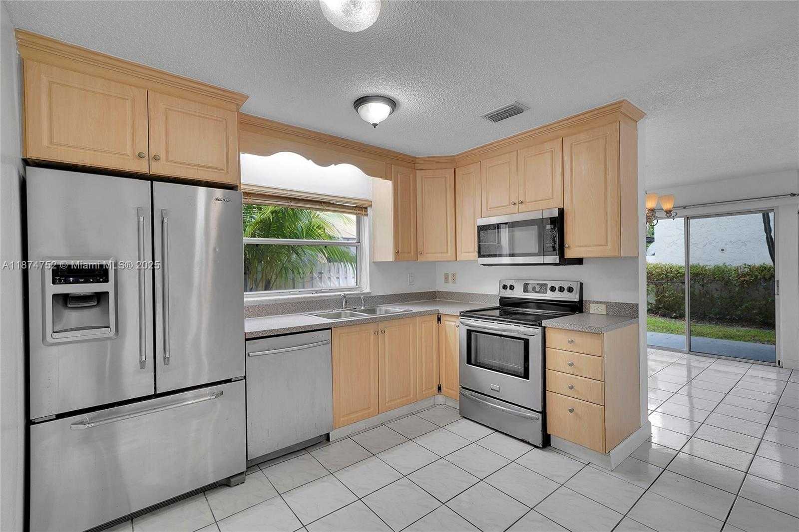 Small Image of 815 NORTH WEST 98TH AVE, Plantation Number 6