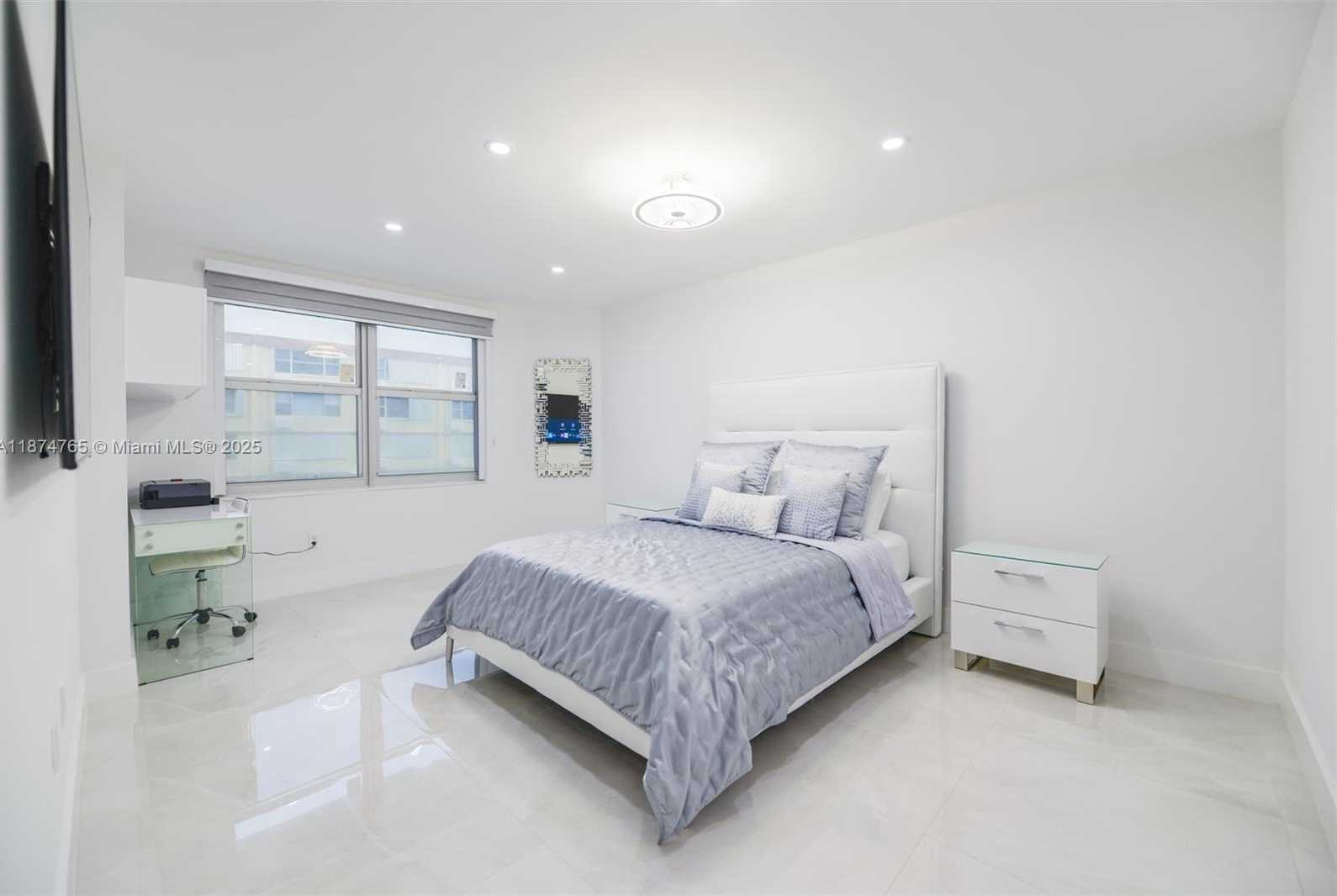 Small Image of 1950 SOUTH OCEAN DR #MH, Hallandale Beach Number 18