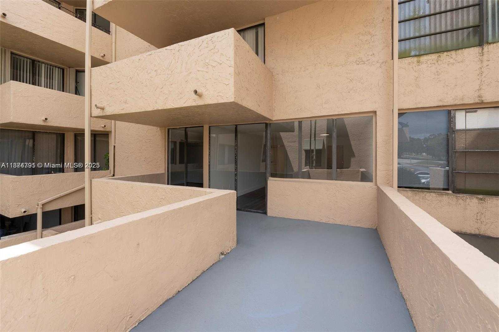 Small Image of 10400 SOUTH WEST 108TH AVE #A211, Miami Number 4