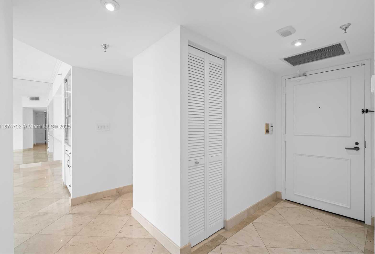Small Image of 520 BRICKELL KEY DR #A705, Miami Number 14