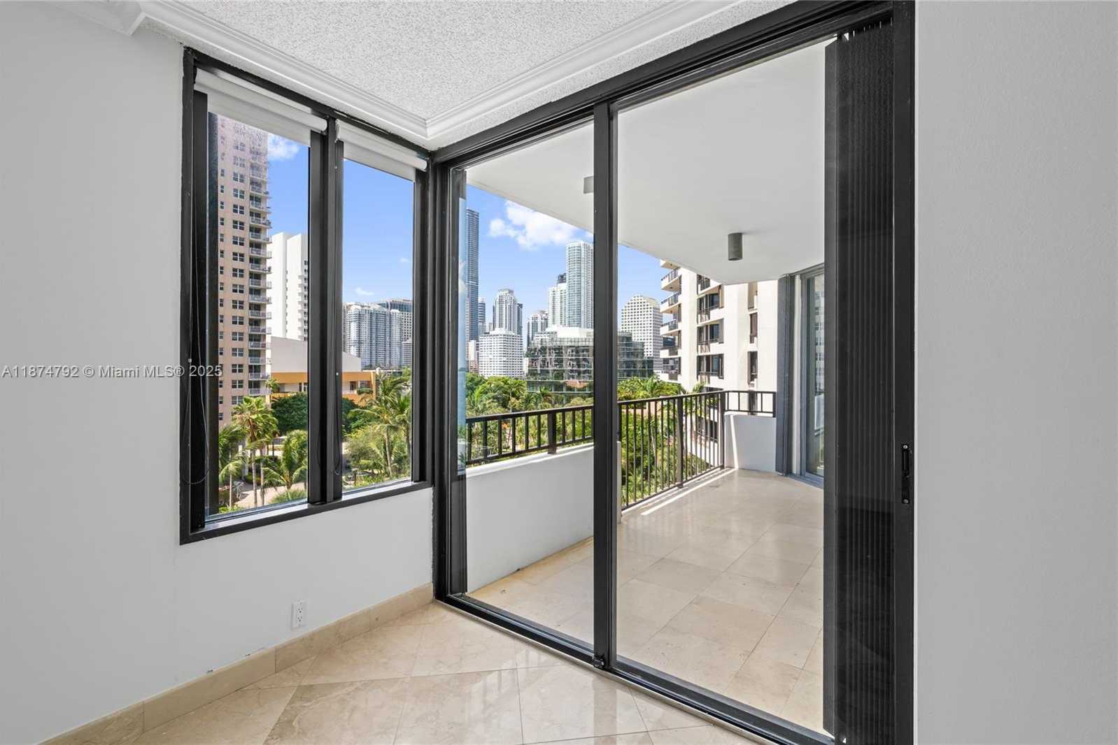 Small Image of 520 BRICKELL KEY DR #A705, Miami Number 20